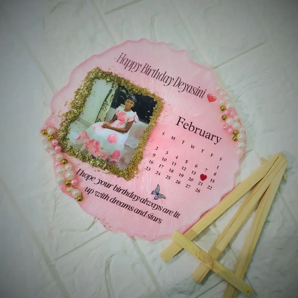 'Because Memories Should Never Fade 💕'Turn your favorite pictures, dried flowers, or wedding ke.webp