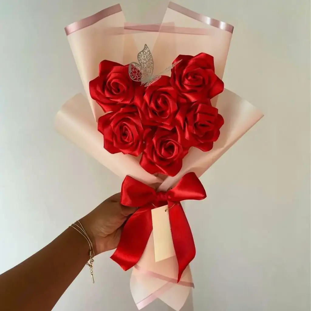 Love Red Ribbon Bouquet (6 Roses)