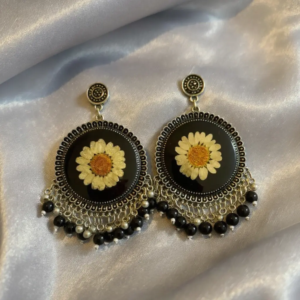 Black Daisy Jhumka