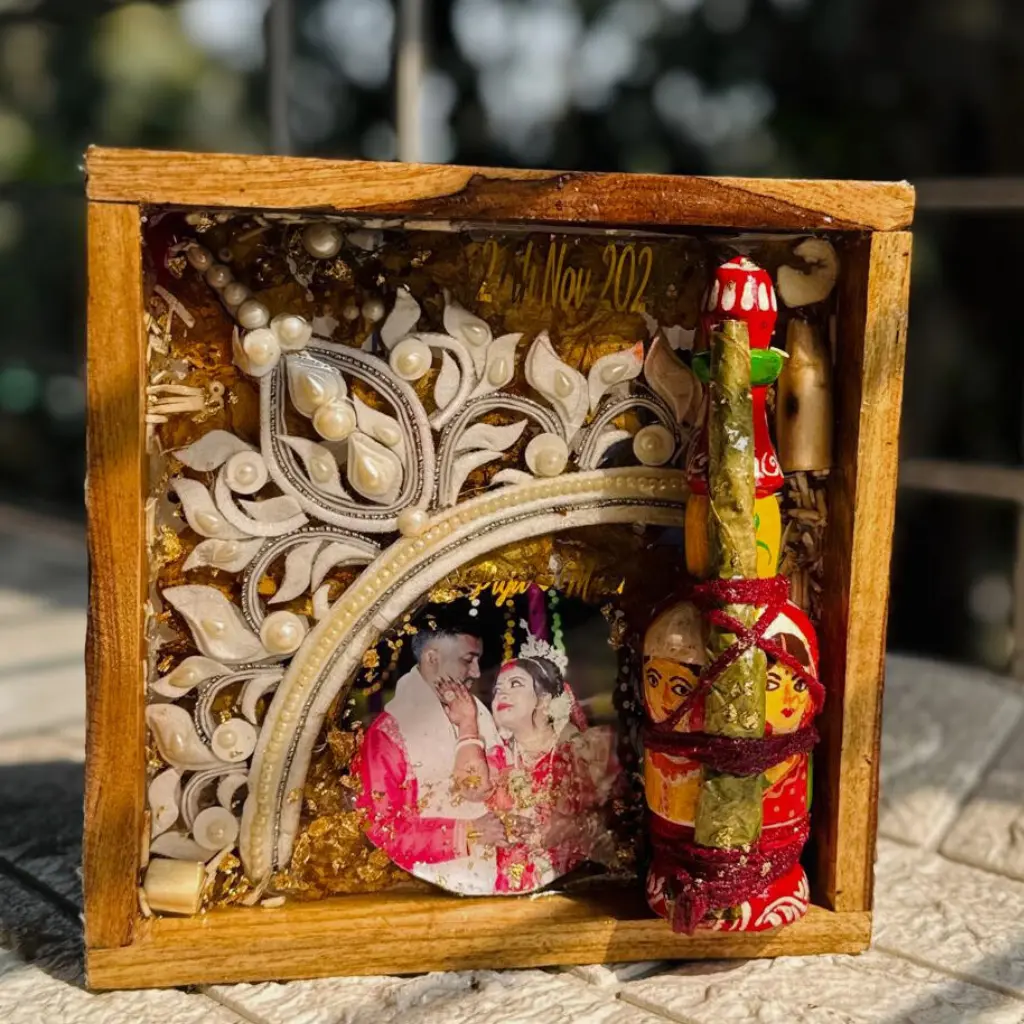 Square Teakwood Resin Frame