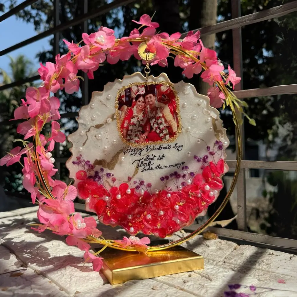 Couple Resin Hanging Frame