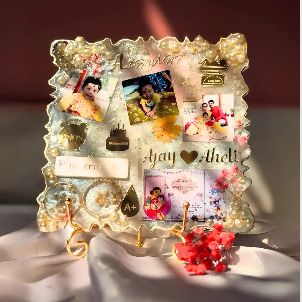 Square Baby Details Preserving Frame