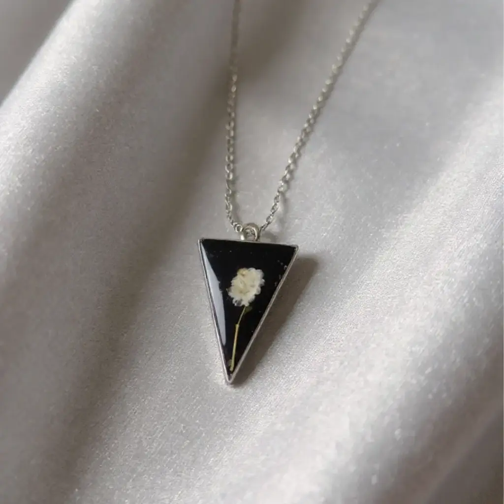 Evora Necklace