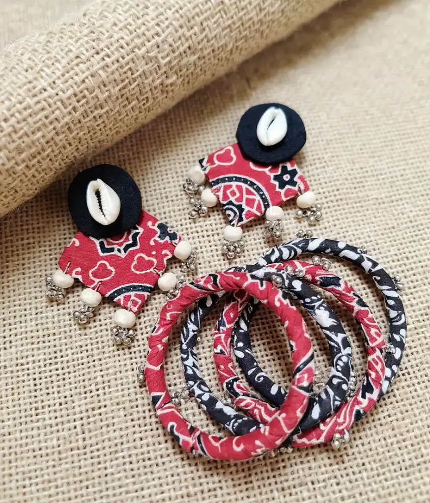 Rongini Bangle and Earrings Set