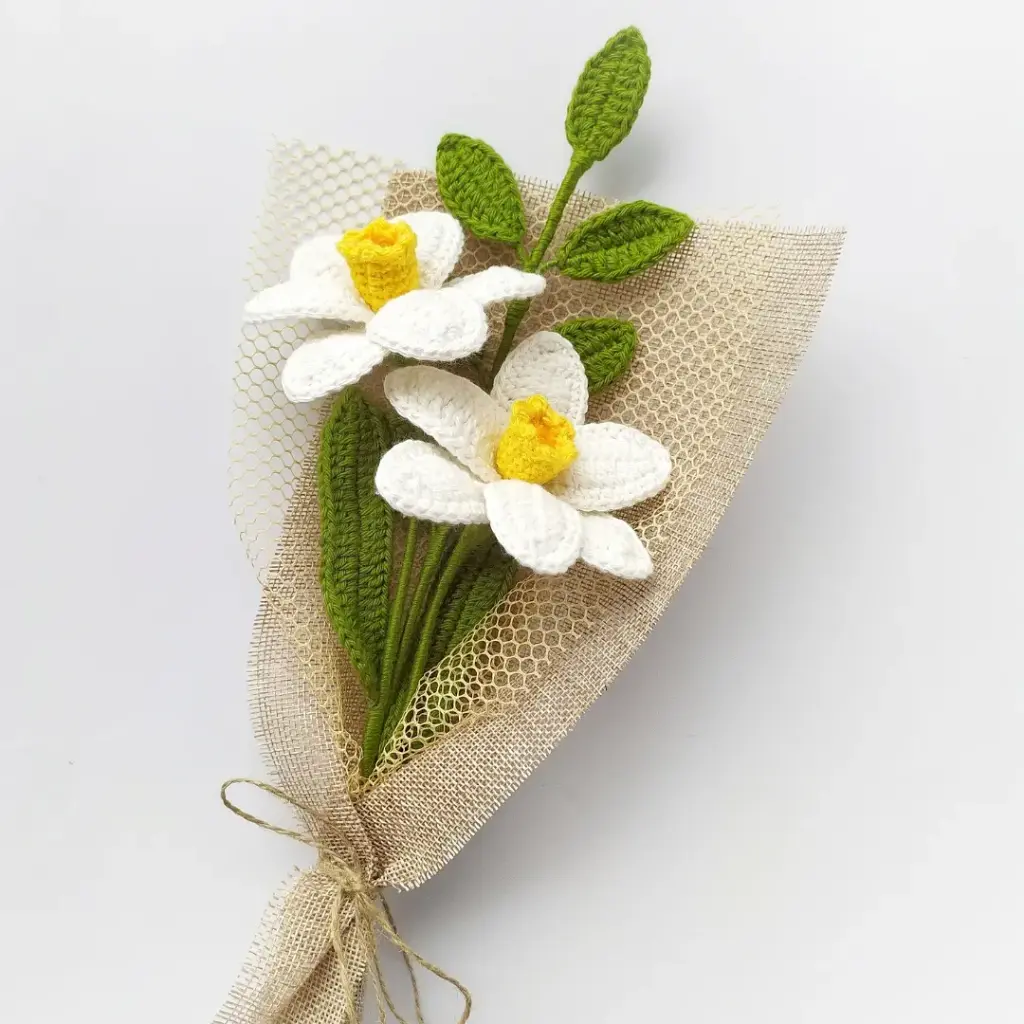 Daffodil Flower Bouquet (10 to 11 inch)