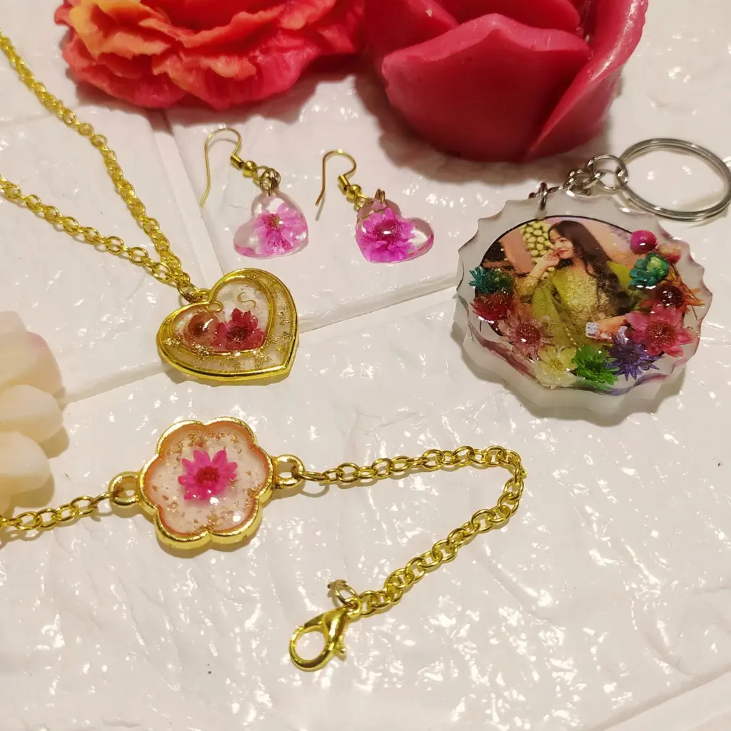 Customizable Necklace,Bracelet,Earings And Photo Keychain Combo