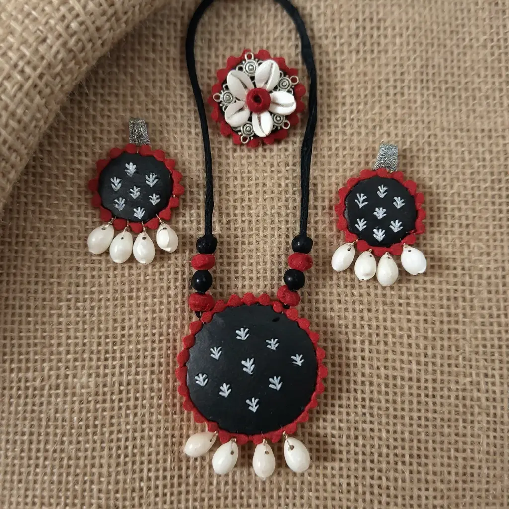 Maiya Necklace
