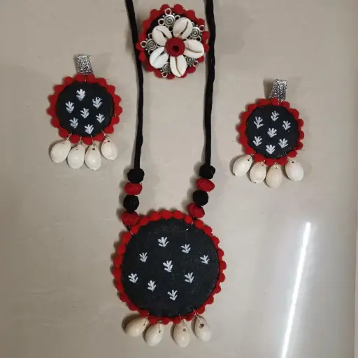 Maiya Necklace