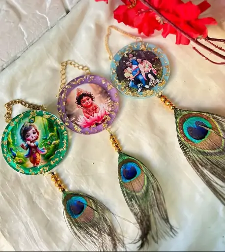 Small Resin Wall Hanging