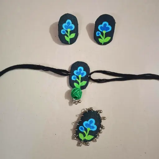 Nilkontho Necklace Set