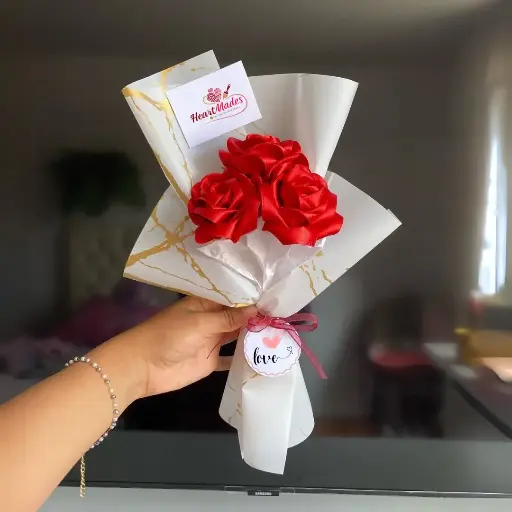 3 Ribbon Rose Bouquet