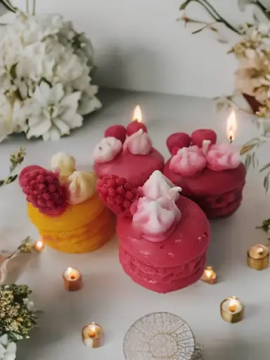 Scanted Macaroon Candle